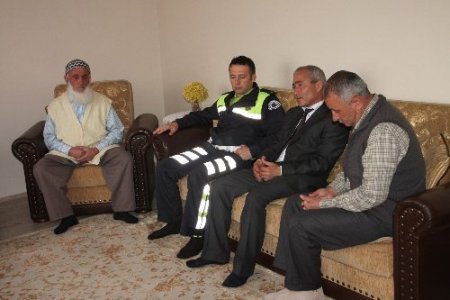 Hayatını kaybeden halk otobüsü şoförünün ailesini ziyaret ettiler