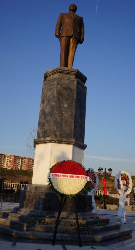 Haydar Aliyev Parkı Başkent'te açıldı