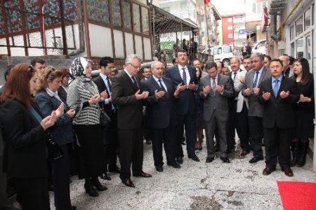 Hayır Çarşısı ihtiyaç sahiplerinin yüzünü güldürecek