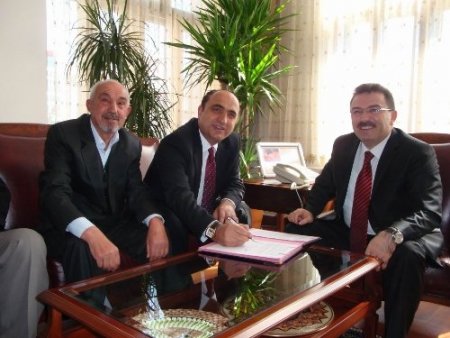 Hayırsever baba şehit oğlu adına aile sağlığı merkezi yaptırıyor