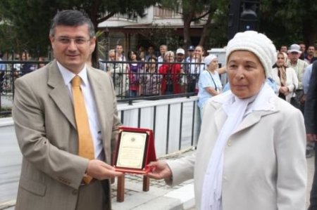 Hayırsever Doktor Erdek'e Sağlık Ocağı Yaptırdı
