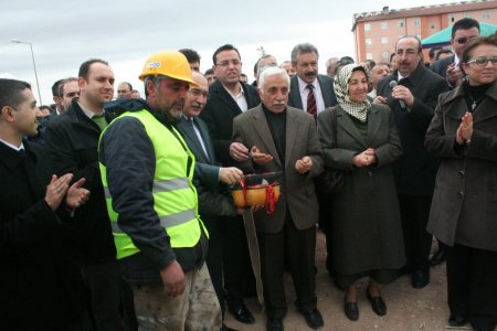 Hayırsever iş adamı Armağan'dan öğrenci yurdu