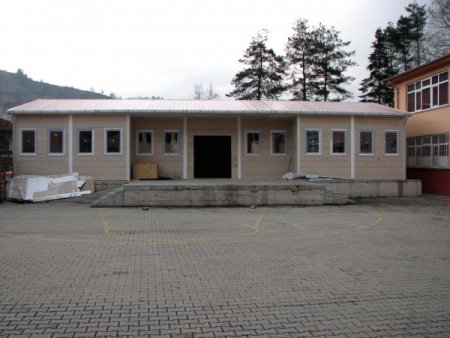 Hayırsever İş Adamı Öğrenciler İçin Fabrikasında Prefabrik Yemekhane Yaptı