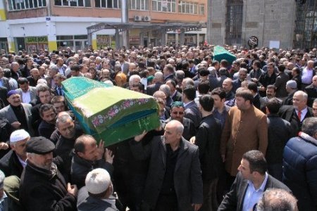 Hayırsever iş adamı Vedat Daştan, annesini son yolculuğuna uğurladı