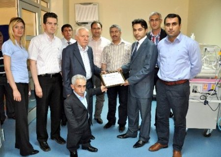 Hayırsever iş adamından Midyat Devlet Hastanesi’ne tıbbi cihaz desteği