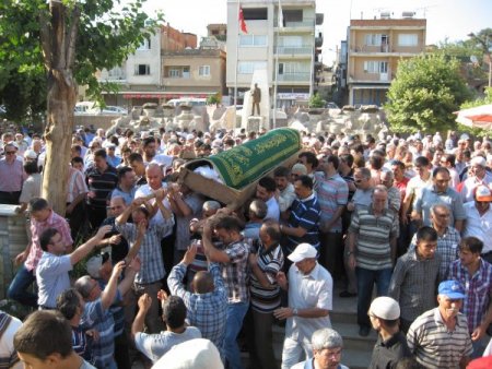 Hayırsever İşadamı Körpe'nin Cenazesi Son Yolculuğuna Uğurlandı