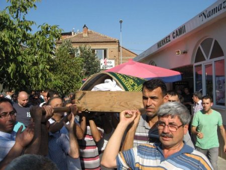 Hayırsever İşadamı Körpe'nin Cenazesi Son Yolculuğuna Uğurlandı