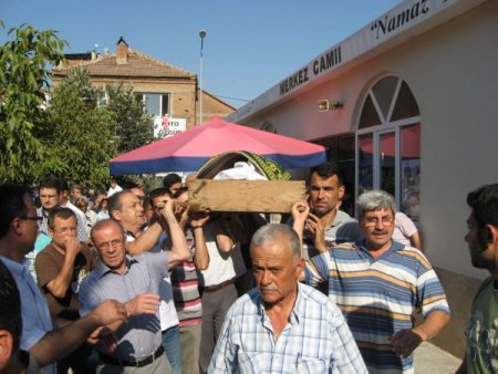 Hayırsever İşadamı Körpe'nin Cenazesi Son Yolculuğuna Uğurlandı