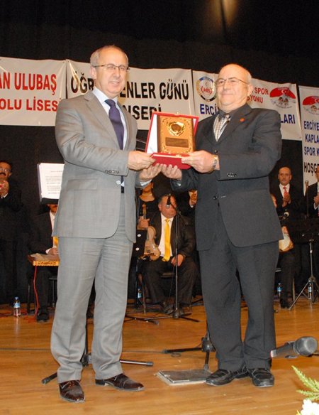 Hayırsever işadamı: Okuyamadım, yaptırdığım okullardaki öğrencilerle okuyorum