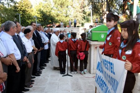 Hayırsever 'Musa Amca' Dualarla Toprağa Verildi
