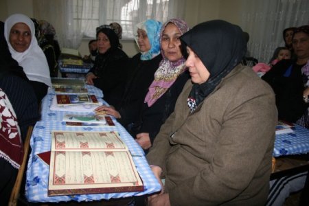 Hayırsever vatandaş daire verdi, Roman kadınlara Kur’an kursu açıldı