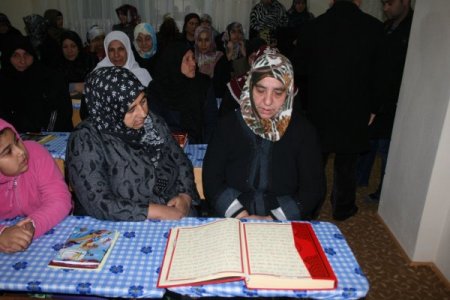 Hayırsever vatandaş daire verdi, Roman kadınlara Kur’an kursu açıldı