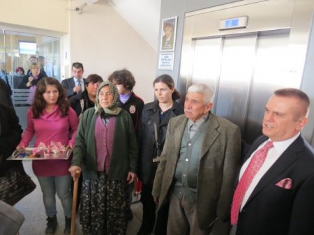 Hayırsever vatandaş kaymakamlık binasına engelli rampası ve asansörü yaptırdı