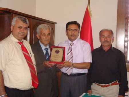 Hayırsevere Teşekkür Plaketi