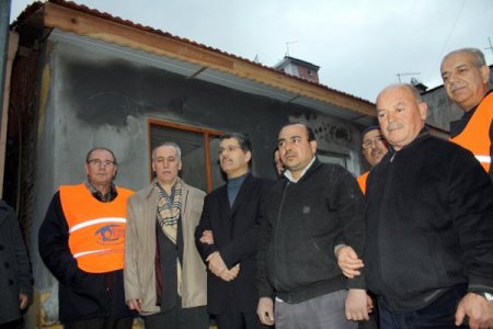 Hayırseverler, Yoksul Ailenin Yanan Evini Sıfırdan Yaptı