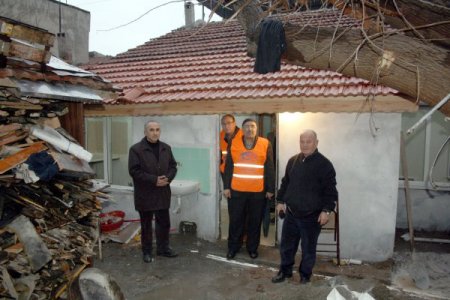 Hayırseverler, Yoksul Ailenin Yanan Evini Sıfırdan Yaptı