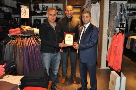 Hayırseverlere Hayır Evi’nden plaket