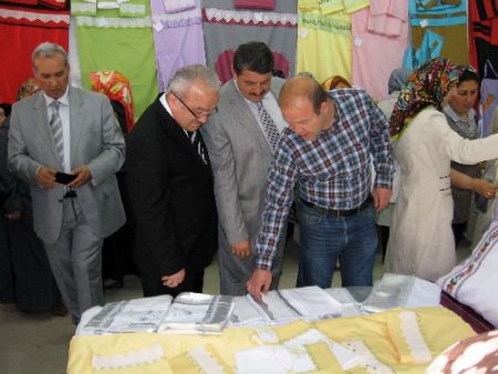 Hayırseverlerin Eğitim Kermesi Büyük İlgi Gördü