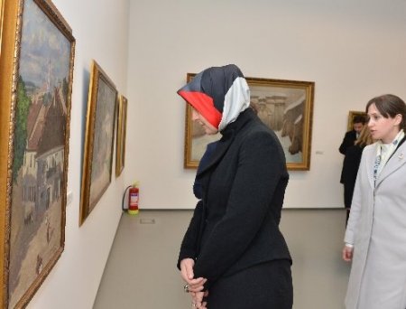 Hayrünnisa Gül, Litvanya Ulusal Sanat Galerisi’ndeki sergiyi gezdi