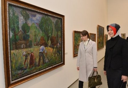 Hayrünnisa Gül, Litvanya Ulusal Sanat Galerisi’ndeki sergiyi gezdi
