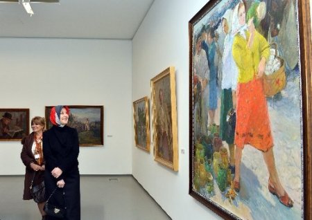 Hayrünnisa Gül, Litvanya Ulusal Sanat Galerisi’ndeki sergiyi gezdi