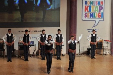 Hayrunnisa Gül: Okuma alışkanlığı için kütüphane geleneğimizi canlandırmalıyız