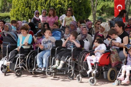 Hayvanat Bahçesinde Çocuk Şenliği