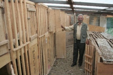 Hayvanlarını bulana arazi hediye edecek