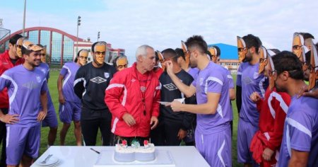 Hector Cuper’e maskeli doğum günü sürprizi