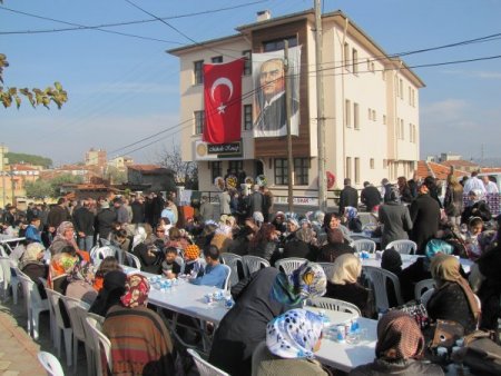 HEGDER Akhisar'da okuma salonu açtı