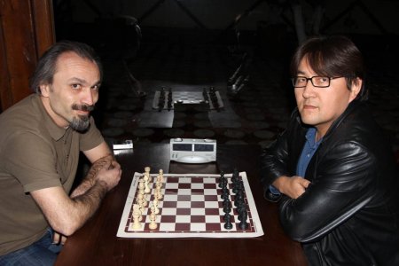 Hekimler satranç turnuvasınde ter döktü