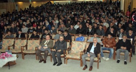 Hekimoğlu İsmail üniversite gençleri ile buluştu