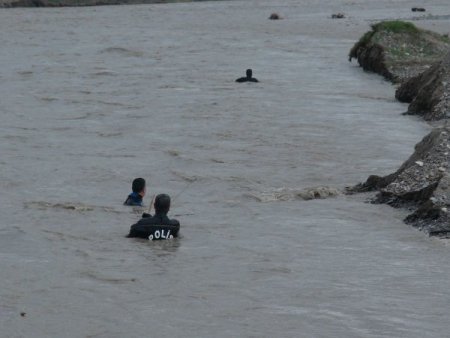 Helikopter, Aramayı Suya Yakın Mesafeden Yapıyor
