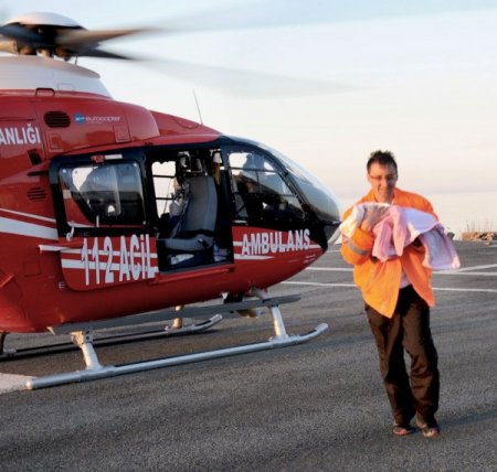Helikopter Ambulans, İkiz Bebekler İçin Seferber Oldu