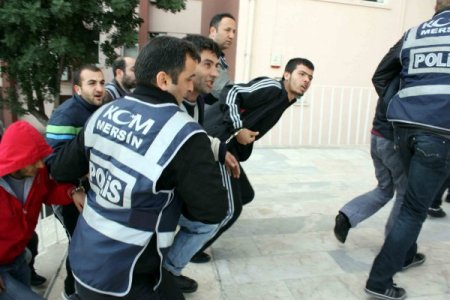 Helikopter Destekli Operasyonda Gözaltına Alınan 66 Kişi Adliyeye Sevk Edildi