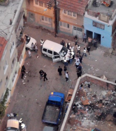 Helikopter destekli uyuşturucu operasyonunda 22 gözaltı