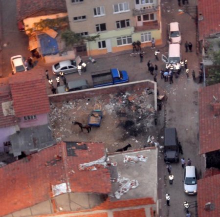 Helikopter destekli uyuşturucu operasyonunda 22 gözaltı