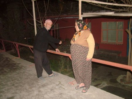 Hem Alkollü, Hem Ehliyetsiz Sürücü Evin Bahçesine Uçtu (özel)