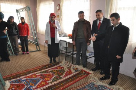 HEM atölyesinde halı kesim töreni düzenlendi