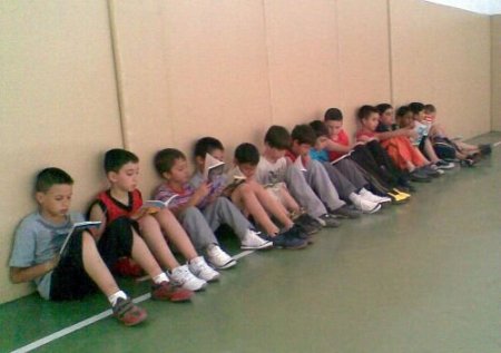 Hem Kitap Okuyorlar Hem De Spor Yapıyorlar