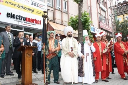 Hemşehrileri Akşemseddin Hazretleri'ni İstanbul’a dualarla uğurladı