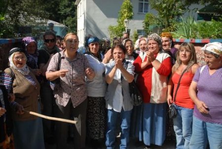 Hemşinliler, Derede Horon Oynayarak Hes'lere 'hayır' Dedi