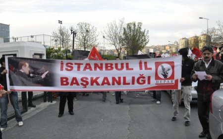 Hepar'lılardan Doğan Medya Önünde Eylem