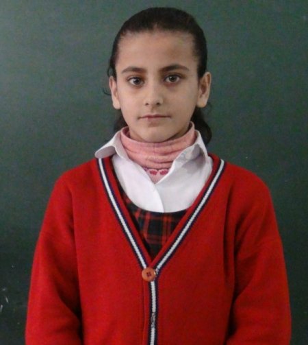 Her şeyi tersten okuyor