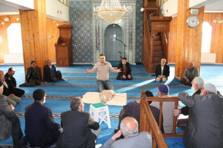 Her yaşta insana kalp masajı öğretiliyor