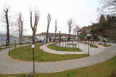 Hereke Sümer Camii, meydanına kavuştu