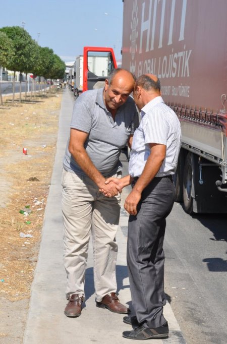 Herkes Ailesiyle Tır’cılar Arkadaşlarıyla Bayramlaştı