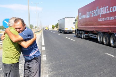 Herkes Ailesiyle Tır’cılar Arkadaşlarıyla Bayramlaştı