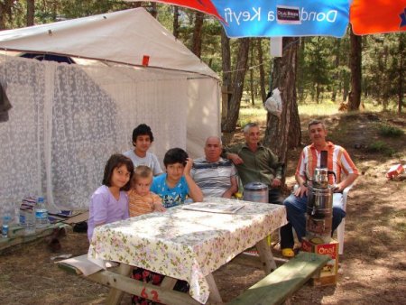 Herkes Denize İnerken Onlar Yaylaya Çıkıyor