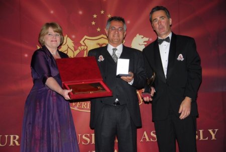 Hesa’ya ‘En İyi Şirket’, Sakar’a ‘Yılın Yöneticisi’ Ödülü